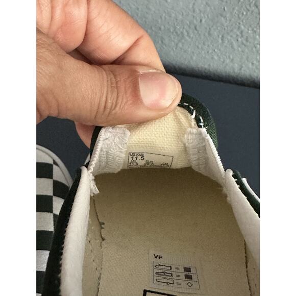 Vans Unisex Youth Classic Slip-On Shoe Color Theory Checkerboard Size 11.5UY NEW - Picture 8 of 10
